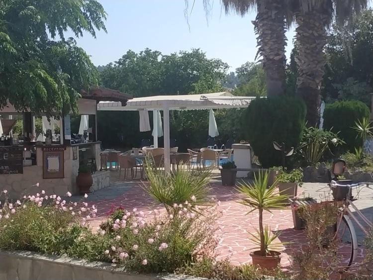 Aquarius Hotel Fourka Ngoại thất bức ảnh